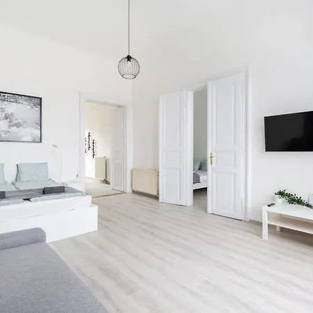Apartmán Modern With Desk & Monitor, Tv Budapešť
