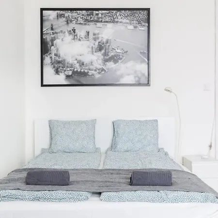 Apartment Modern With Desk & Monitor, Tv Budapest