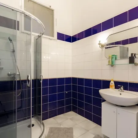 Apartment Modern With Desk & Monitor, Tv Budapest